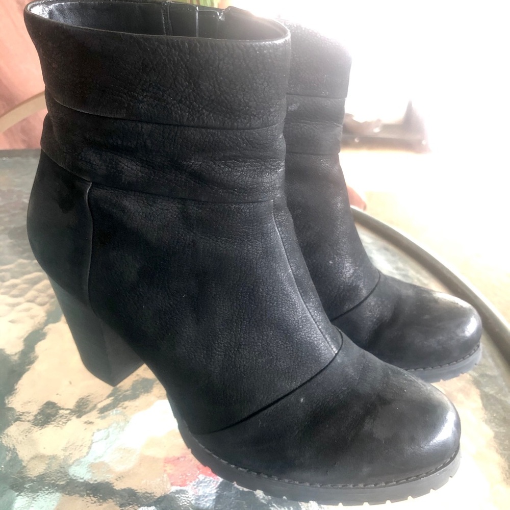 Clark’s Black Leather Ankle Boots  - Like New